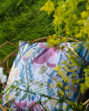 Kudde 45x45 med mönstret I Annikas trädgård av By Ulrika G